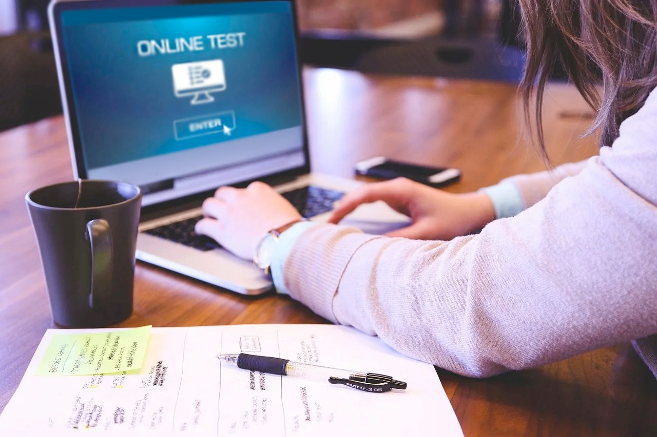How can I use alternative measurement and evaluation methods in my lessons?